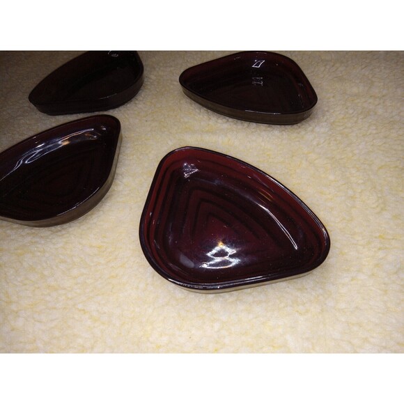Vintage Royal Ruby Triangle Tray Set Of 4 Anchor Hocking Ruby Red Small Trays - Picture 6 of 8